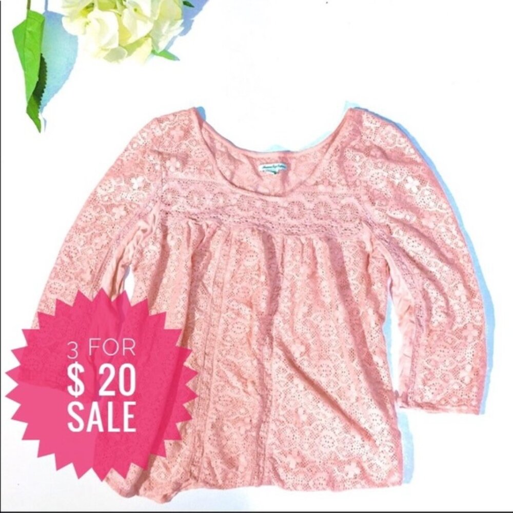 AEO lace front peach top Sz M